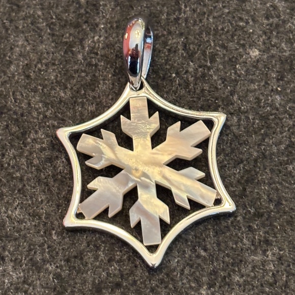 Complete set of 4 seasonal Honora mother-of-pearl pendants - Picture 2 of 11